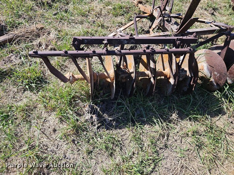 image for item LM9235 Tillage equipment