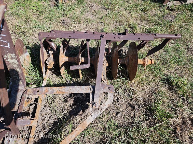 image for item LM9235 Tillage equipment
