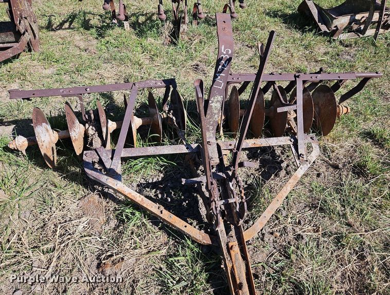 image for item LM9235 Tillage equipment