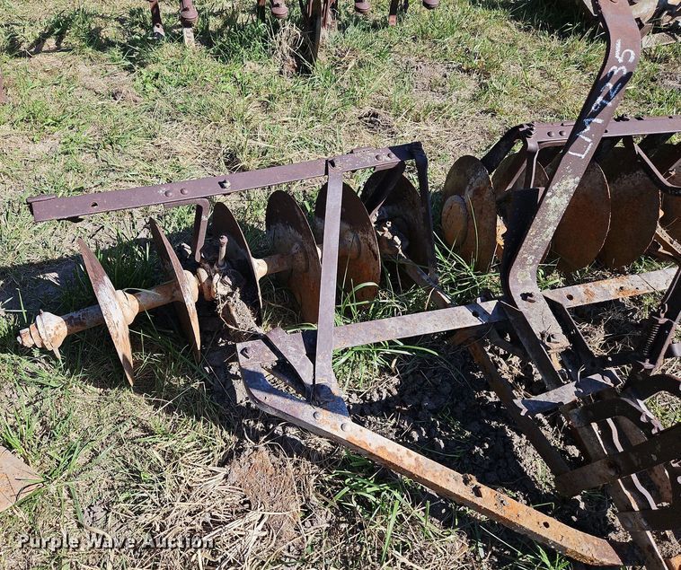 image for item LM9235 Tillage equipment