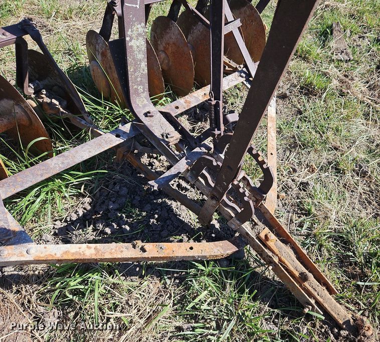 image for item LM9235 Tillage equipment