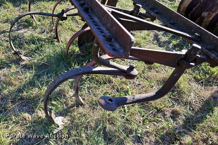 image for item LM9236 Tillage equipment