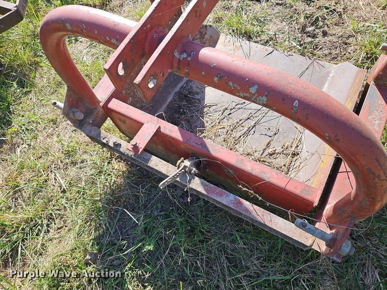 image for item LM9237 (3) three point scoops