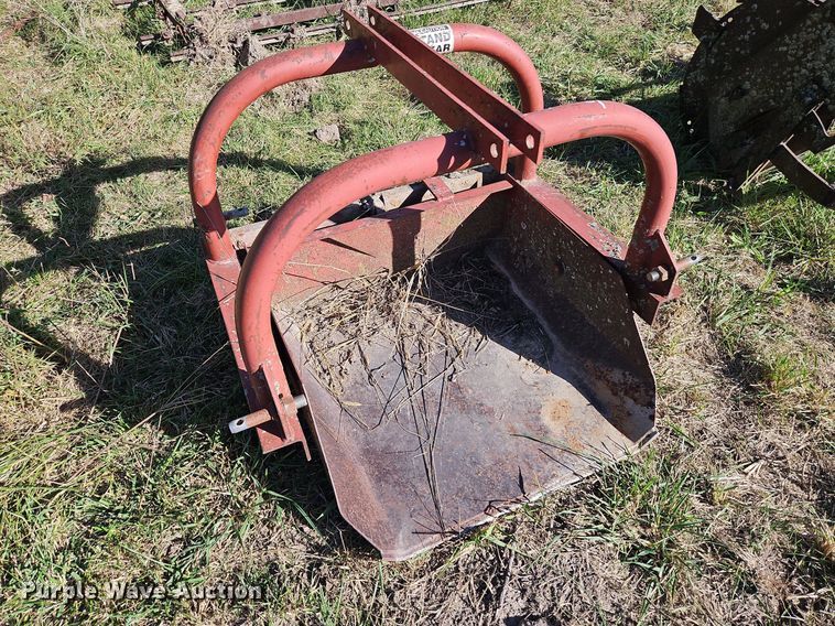 image for item LM9237 (3) three point scoops