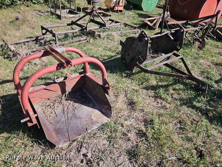 image for item LM9237 (3) three point scoops