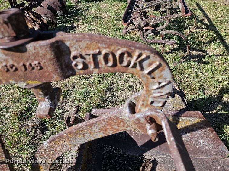 image for item LM9237 (3) three point scoops