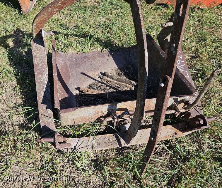 image for item LM9237 (3) three point scoops