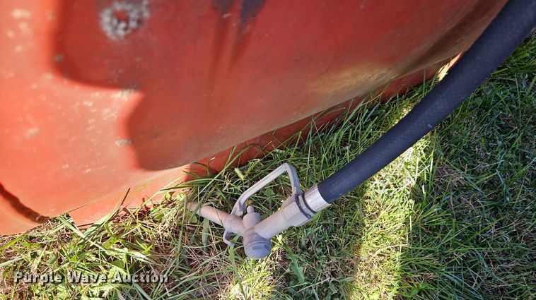 image for item LM9242 (2) fuel tanks