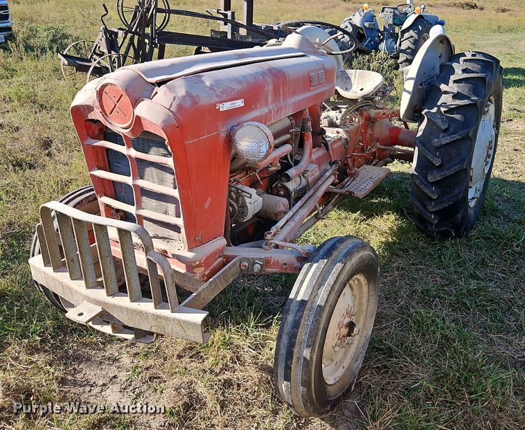 image for item LM9246 Ford  tractor