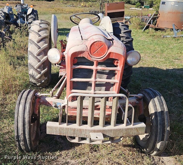 image for item LM9246 Ford  tractor