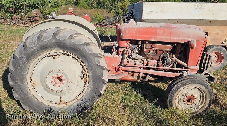 image for item LM9246 Ford  tractor