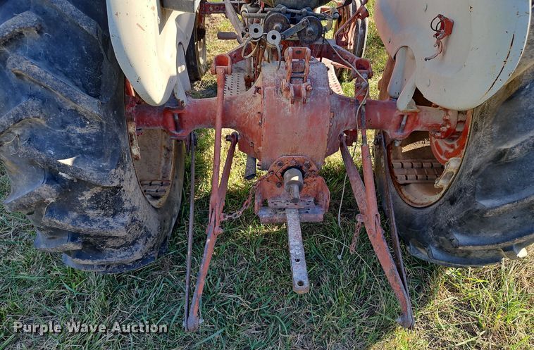 image for item LM9246 Ford  tractor