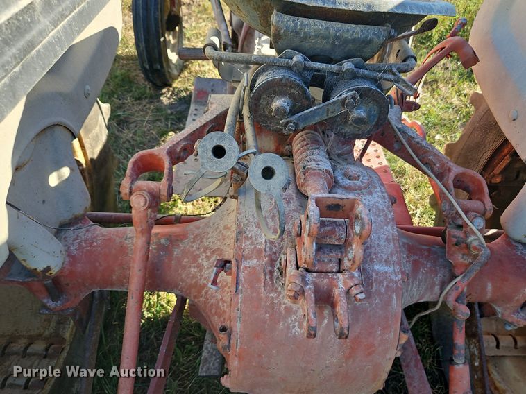 image for item LM9246 Ford  tractor