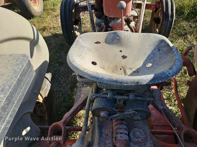 image for item LM9246 Ford  tractor