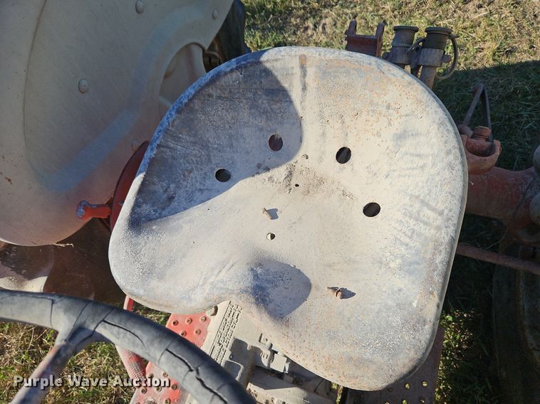 image for item LM9246 Ford  tractor