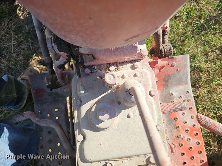 image for item LM9246 Ford  tractor