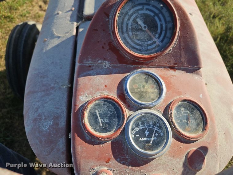 image for item LM9246 Ford  tractor