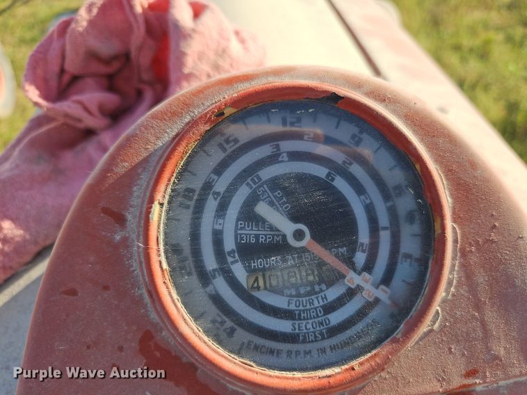 image for item LM9246 Ford  tractor