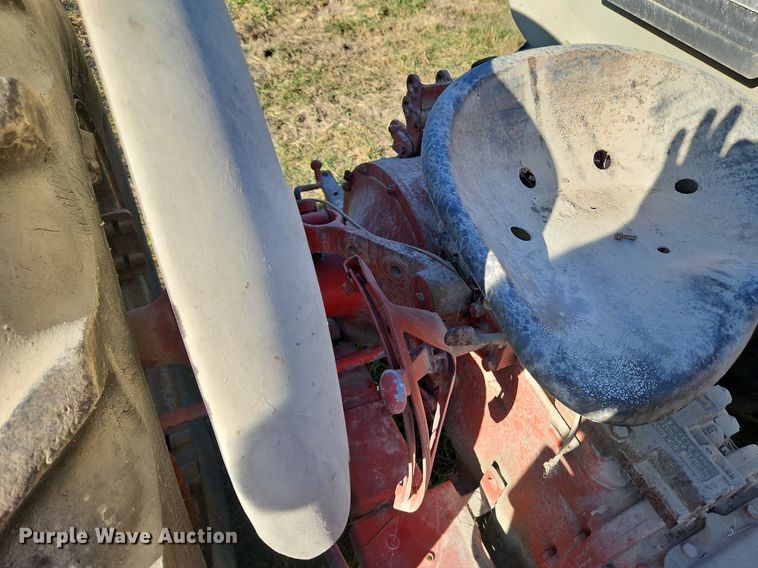 image for item LM9246 Ford  tractor