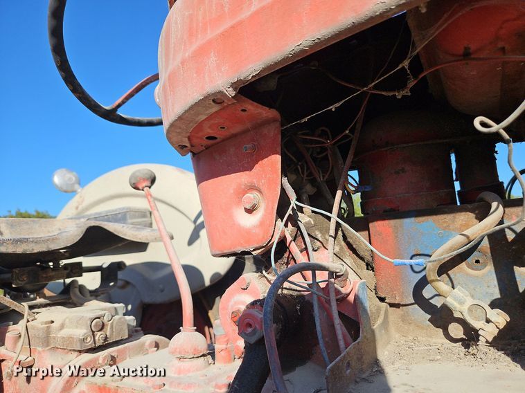 image for item LM9246 Ford  tractor