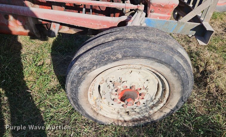 image for item LM9246 Ford  tractor