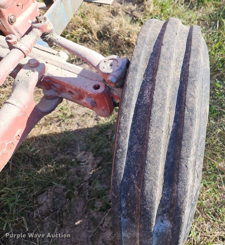 image for item LM9246 Ford  tractor