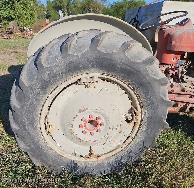 image for item LM9246 Ford  tractor