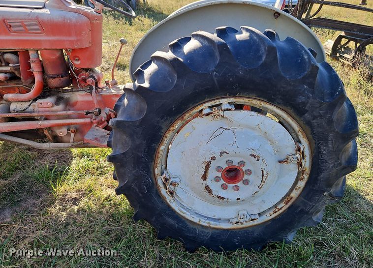 image for item LM9246 Ford  tractor