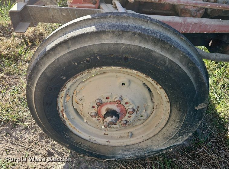 image for item LM9246 Ford  tractor