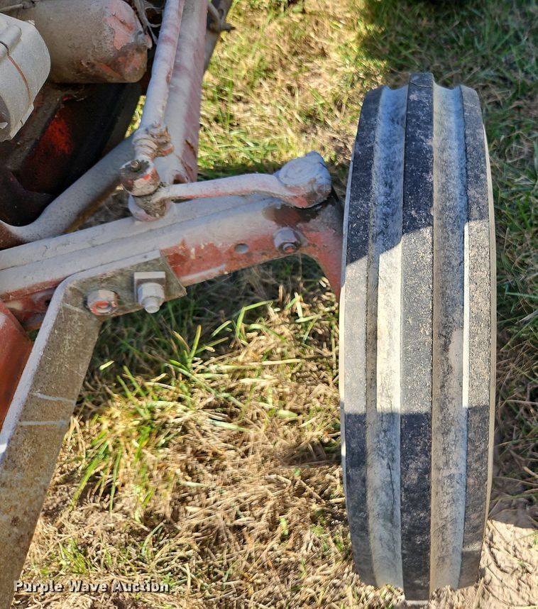 image for item LM9246 Ford  tractor