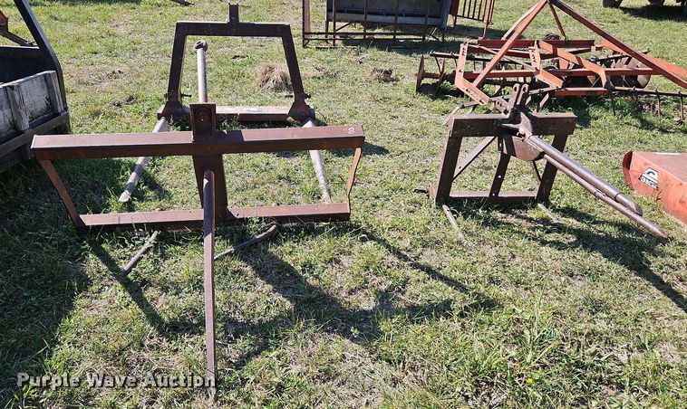 image for item LM9257 (3) bale spears