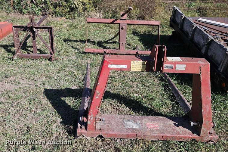 image for item LM9257 (3) bale spears