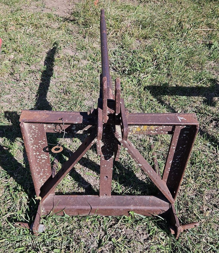 image for item LM9257 (3) bale spears