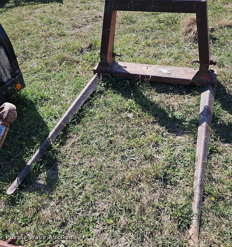 image for item LM9257 (3) bale spears