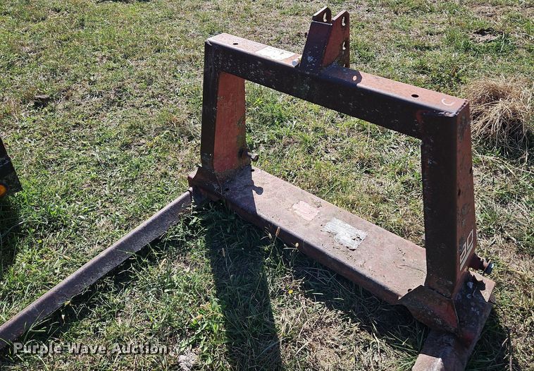 image for item LM9257 (3) bale spears