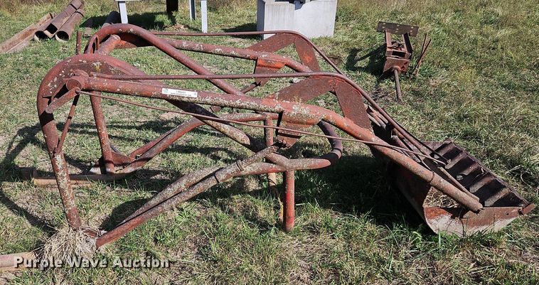 image for item LM9261 Loader