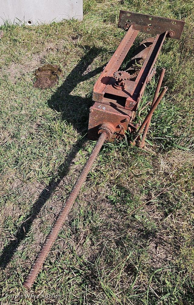 image for item LM9261 Loader