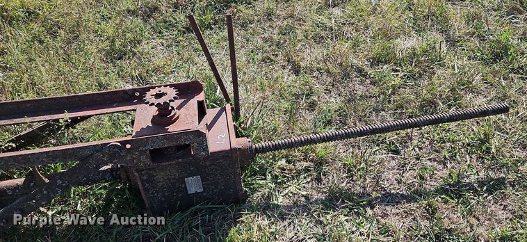 image for item LM9261 Loader