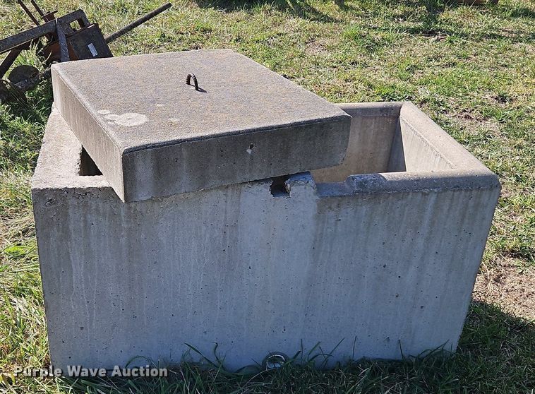 image for item LM9262 Livestock waterer