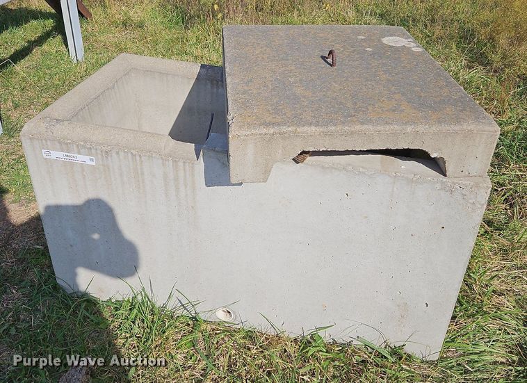 image for item LM9262 Livestock waterer