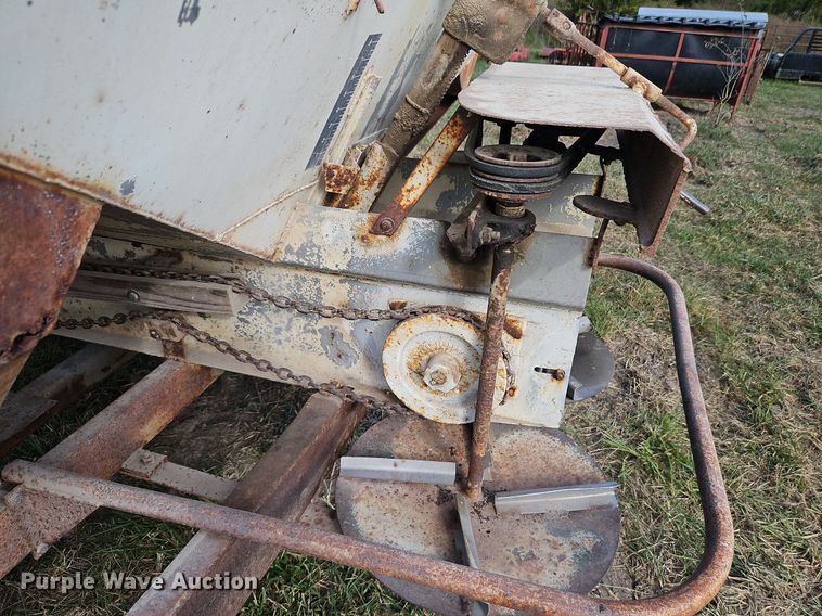 image for item LM9264 Co Op 1974  spreader