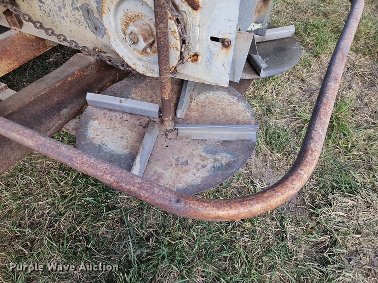 image for item LM9264 Co Op 1974  spreader