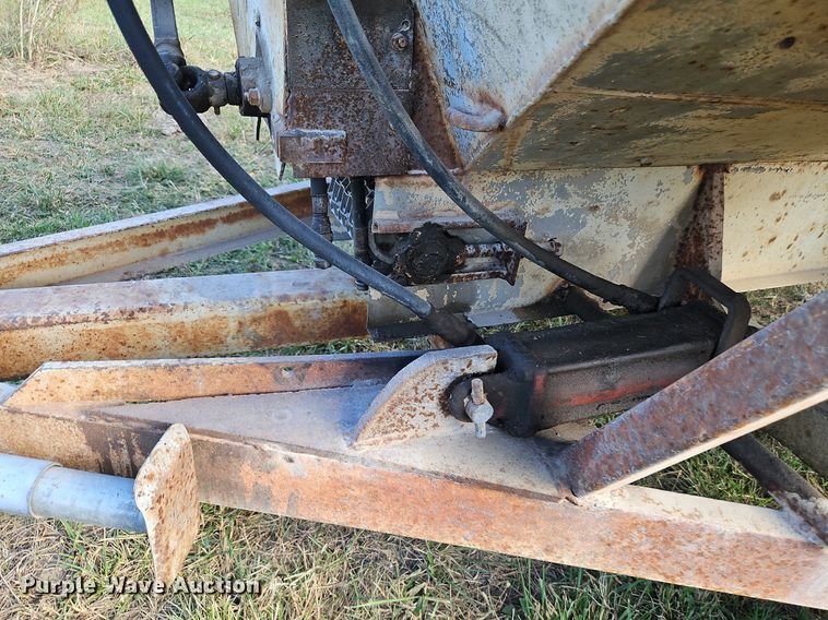 image for item LM9264 Co Op 1974  spreader