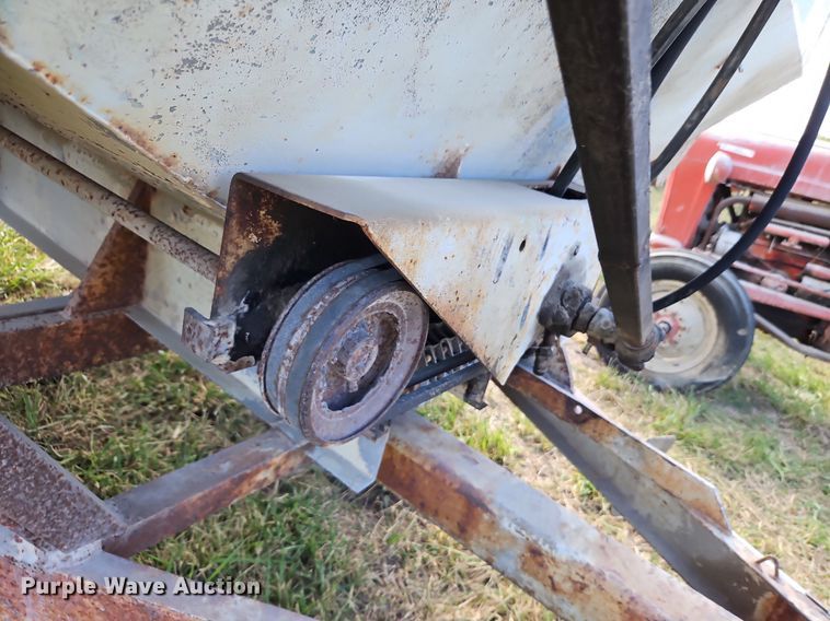 image for item LM9264 Co Op 1974  spreader