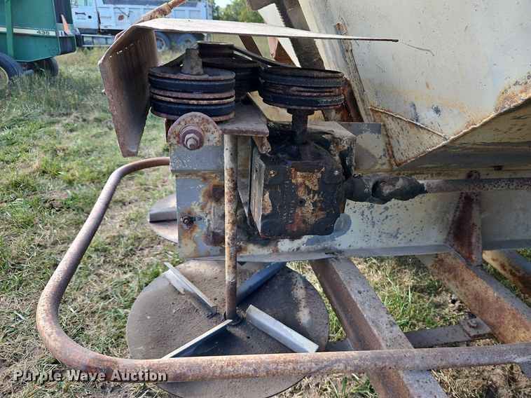 image for item LM9264 Co Op 1974  spreader