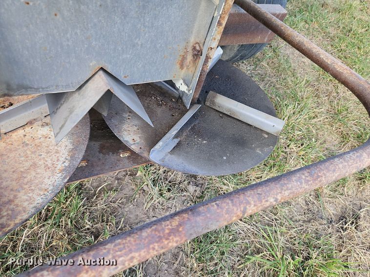 image for item LM9264 Co Op 1974  spreader