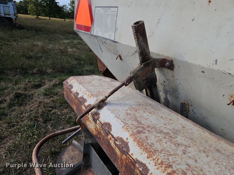 image for item LM9264 Co Op 1974  spreader