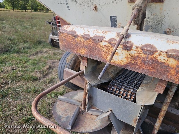 image for item LM9264 Co Op 1974  spreader