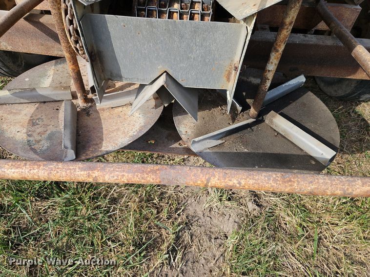 image for item LM9264 Co Op 1974  spreader