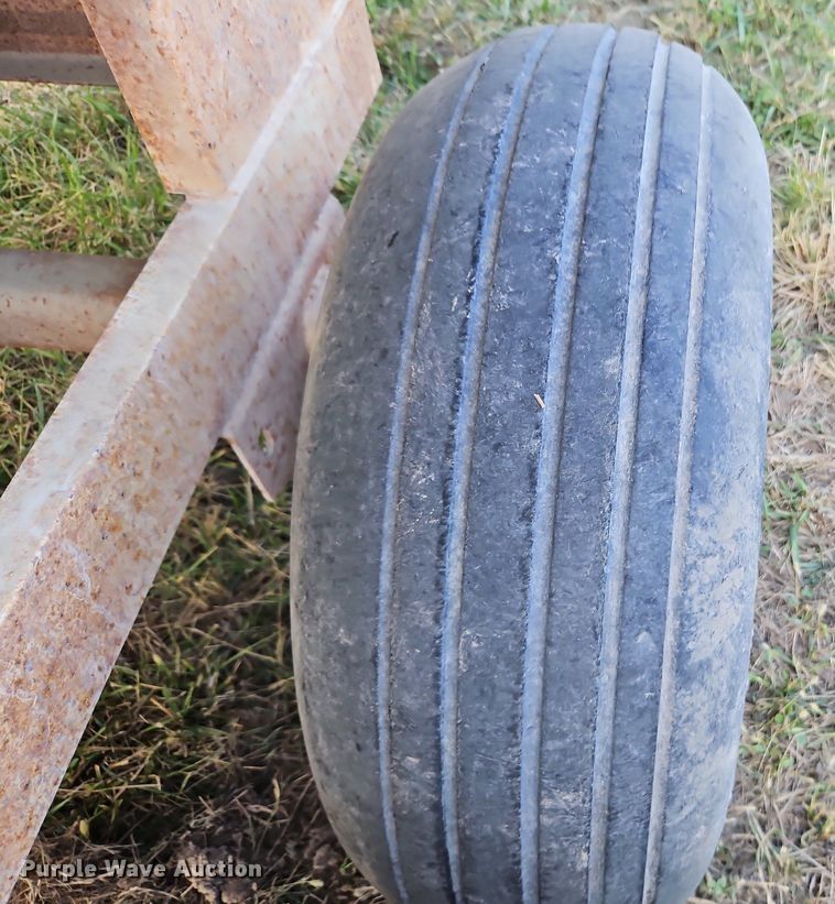 image for item LM9264 Co Op 1974  spreader